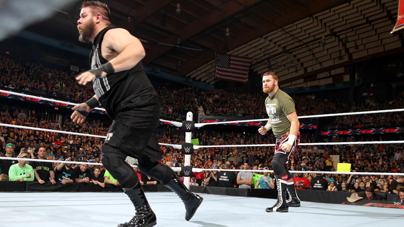 Illustration for article titled WWE crashes into an interesting RAW on its way to Roadblock
